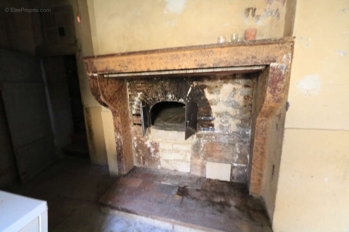 Maison à MOULINS-EN-TONNERROIS