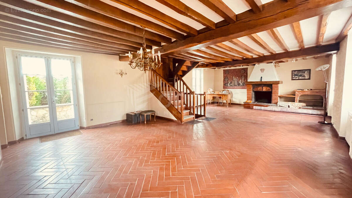 Maison 212 m² à Courgis  - photo 9