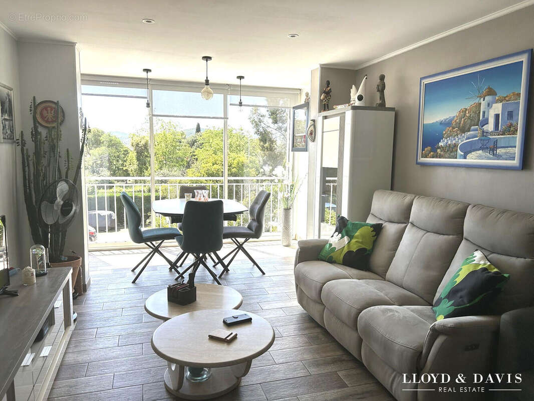 Appartement à BORMES-LES-MIMOSAS