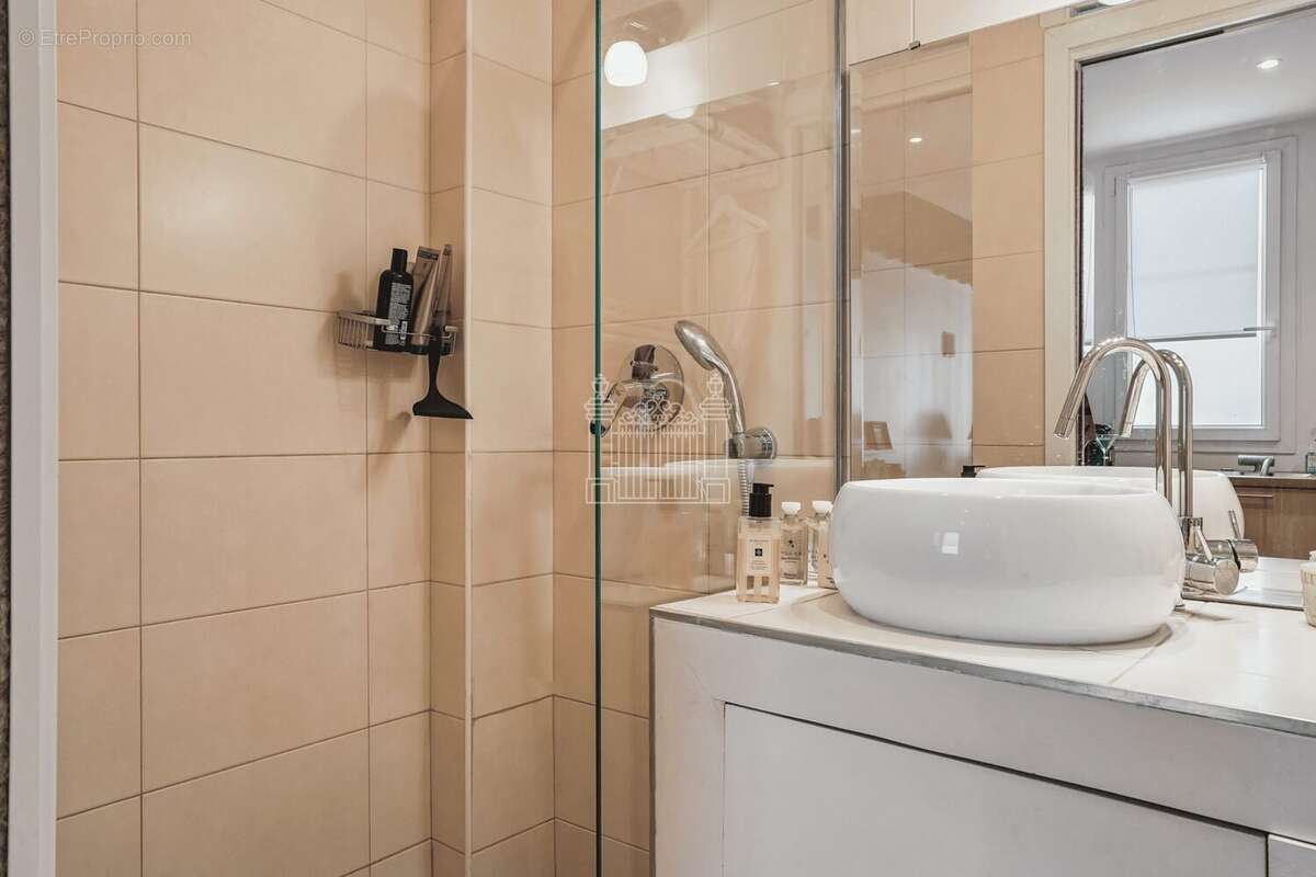 Appartement à PARIS-6E