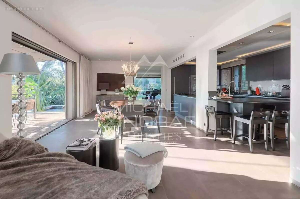 Maison à MOUGINS