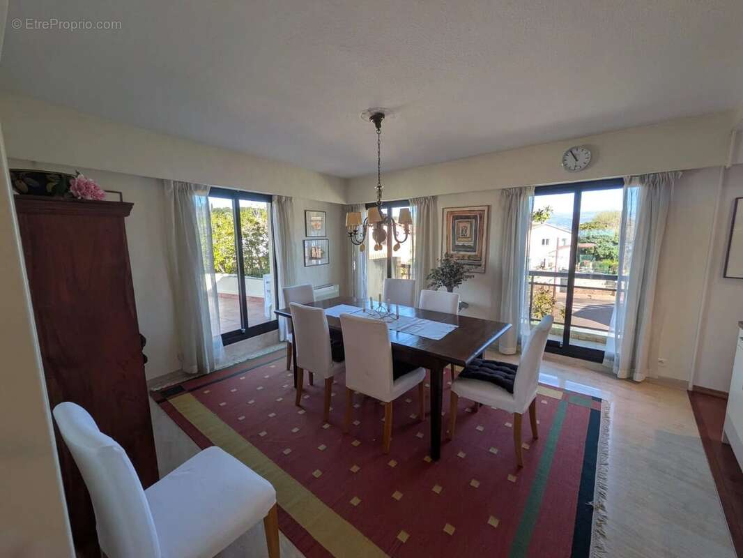 Appartement à MOUGINS