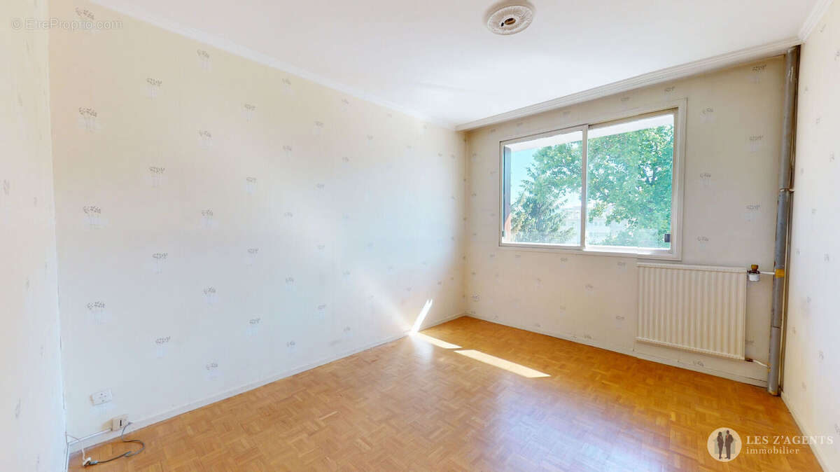 Appartement à SAINT-MARTIN-D'HERES