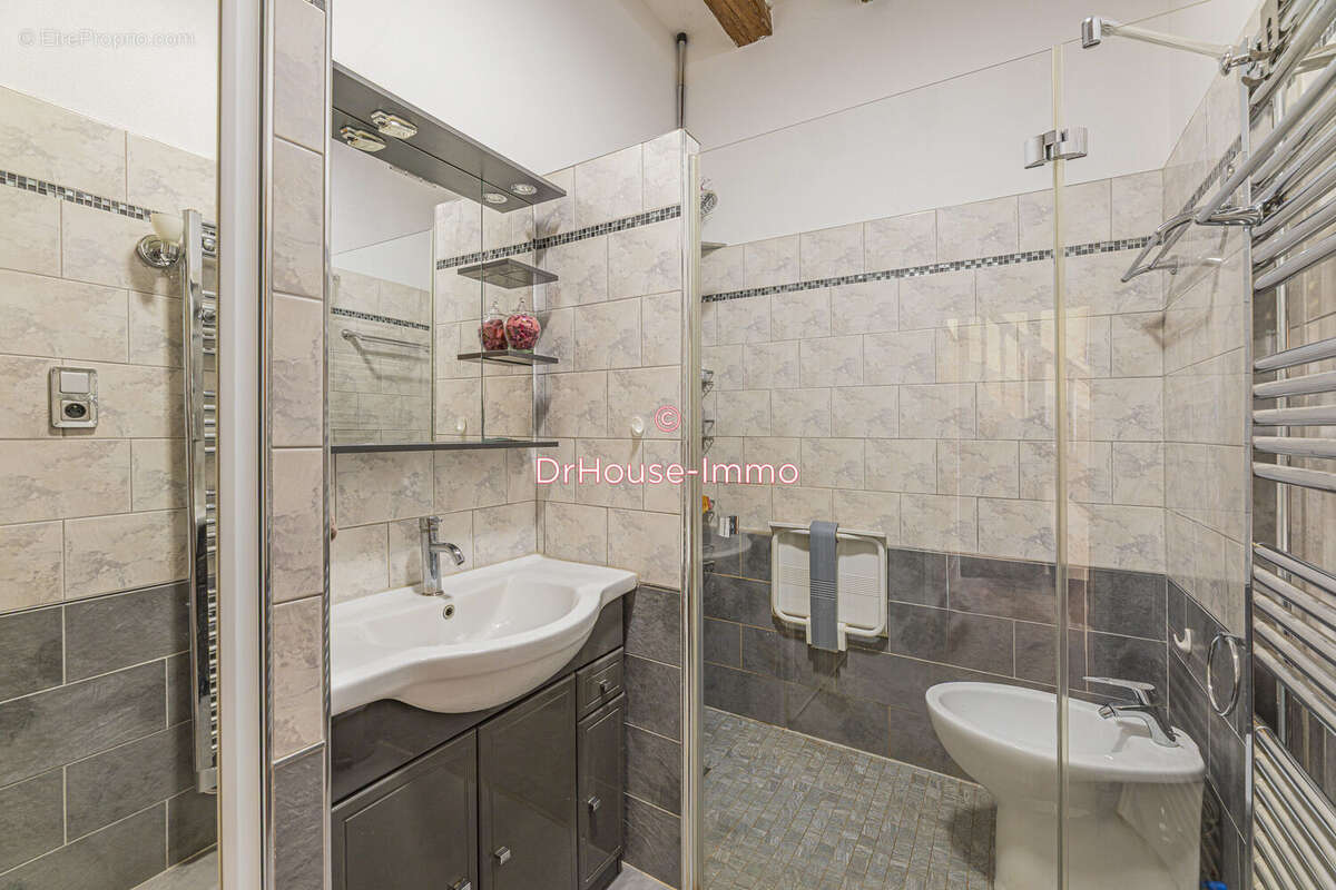 Maison à NEUILLE-LE-LIERRE