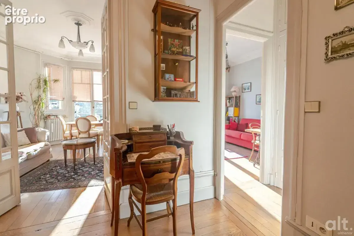 Appartement bourgeois à Annecy — 2 chambres et balcons - photo 2