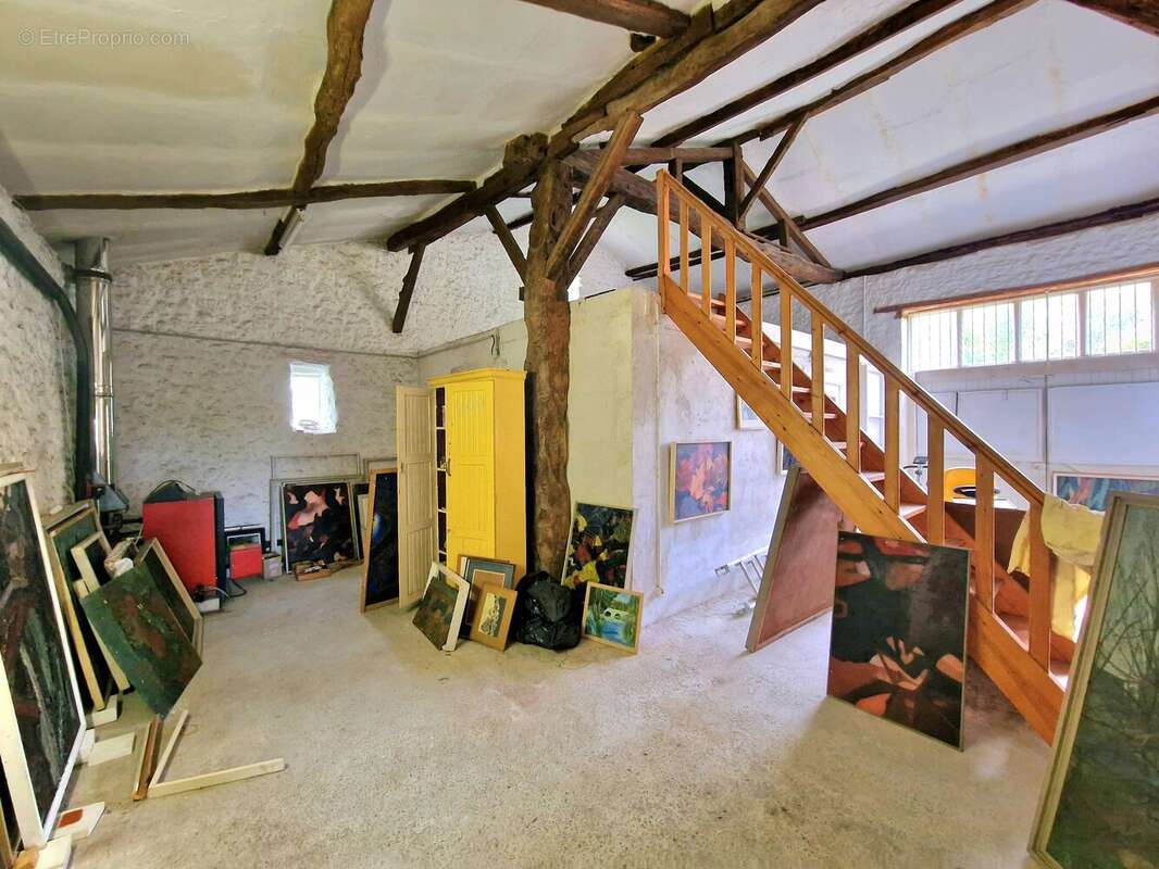 Maison à MOUSTIER