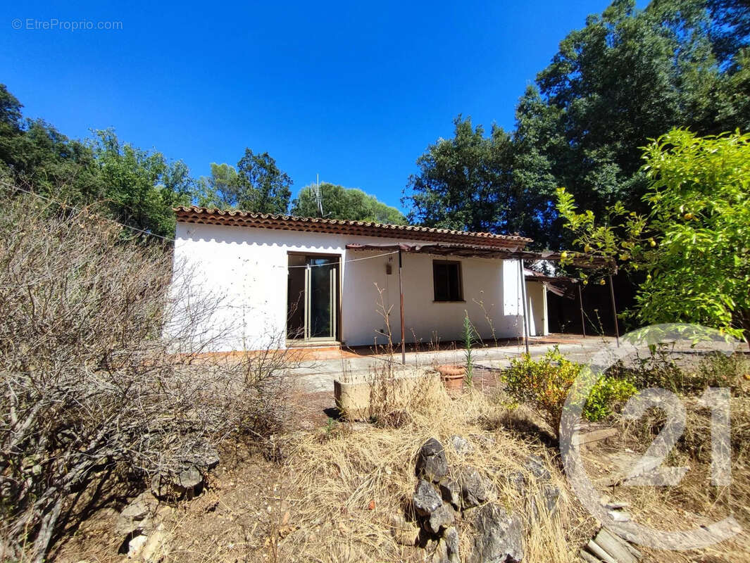 Maison à ROQUEFORT-LES-PINS