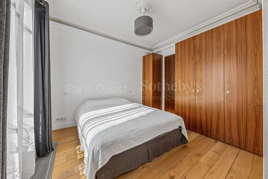 Appartement à PARIS-8E