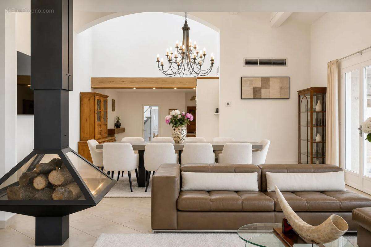 Maison de 6 pièces de 256 m² à Le Bar-sur-Loup - photo 53