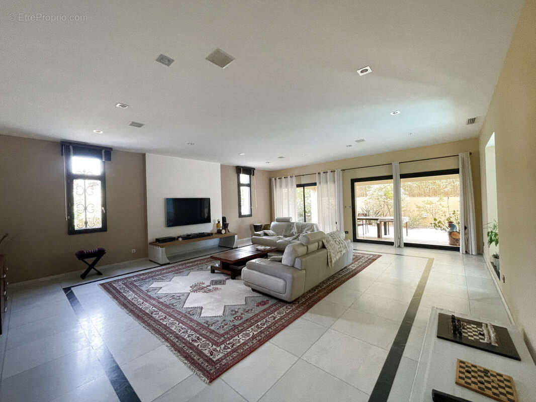 Maison à COLOMBIERS