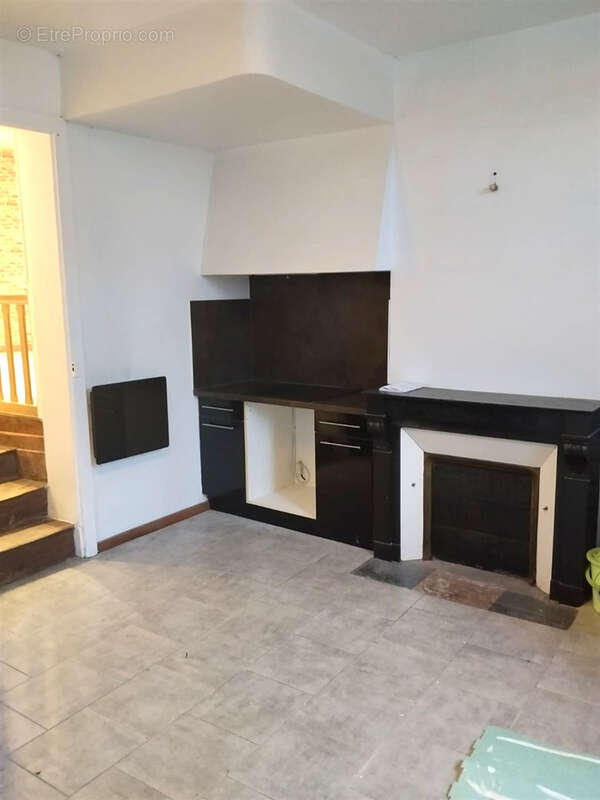 Appartement alliant charme, fonctionnalité et situation idéale, à proximité immédiate des commerces et des com - photo 3