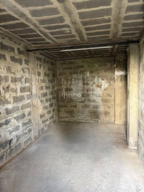 Parking à MARSEILLE-9E