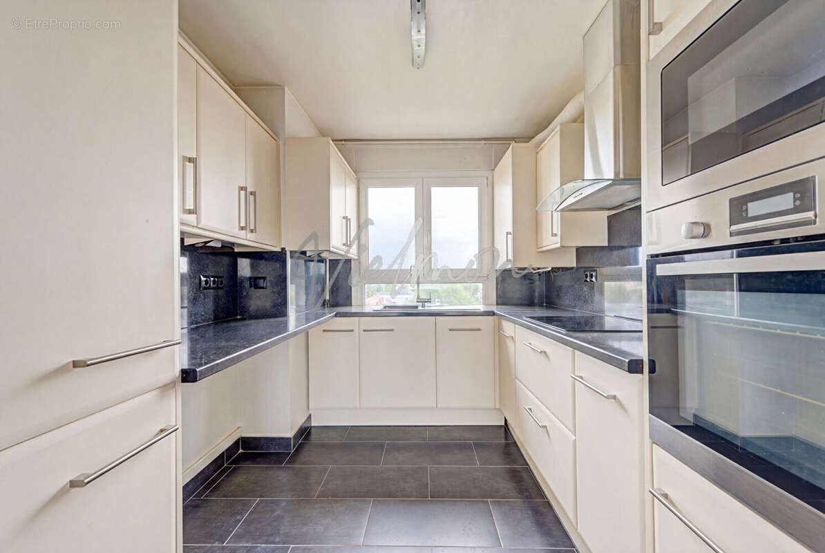 Appartement à SARTROUVILLE