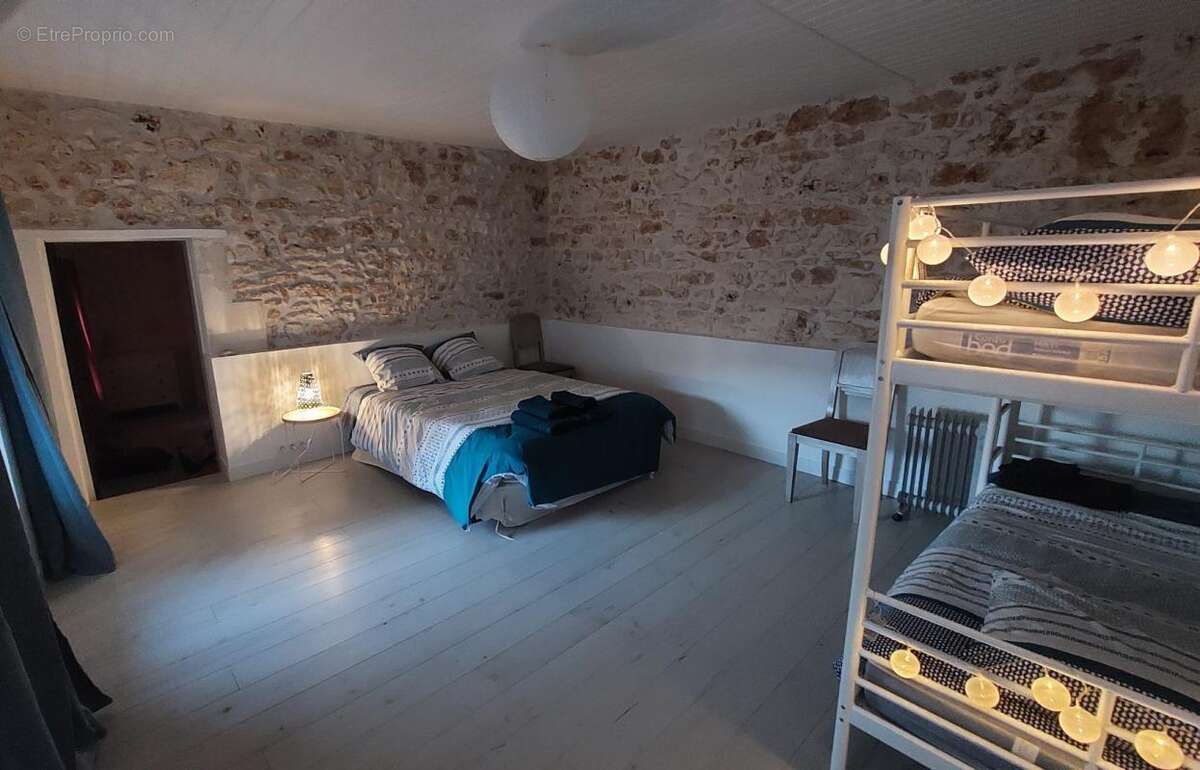 Maison à SAINT-PORCHAIRE