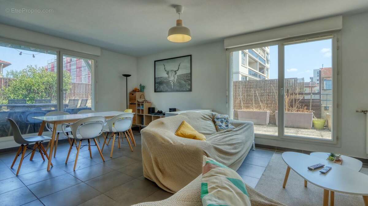 Appartement à LYON-8E