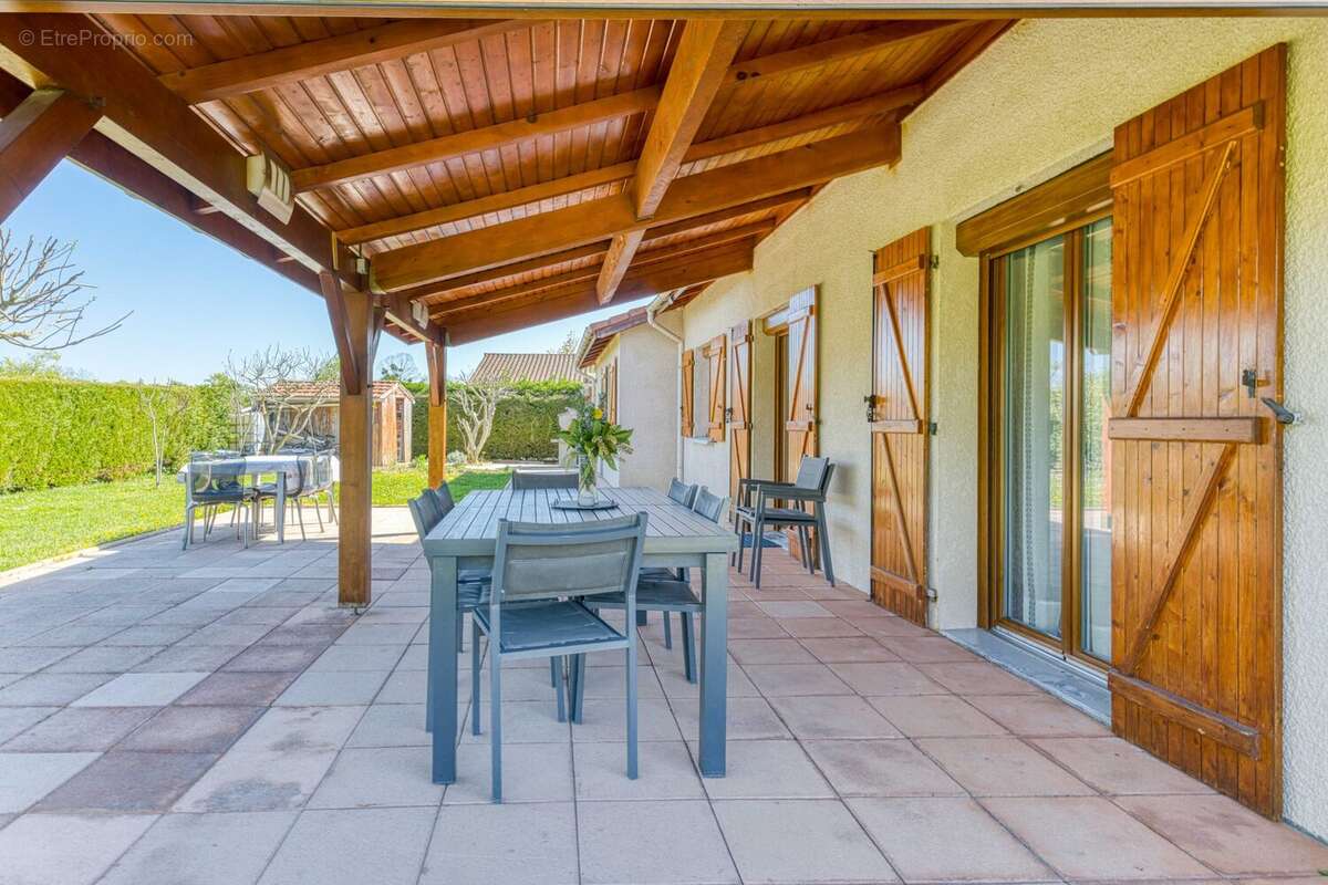 Maison à MEZERIAT