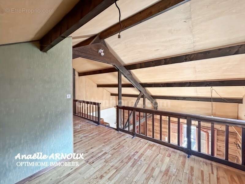 Chalet bois à fort potentiel à rénover au coeur du village d'Orcières - photo 6