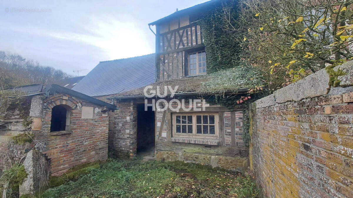 Maison à GLOS-LA-FERRIERE