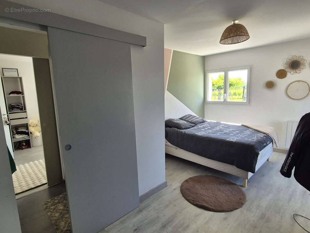 Ferme rénovée de 276 m2 avec garages, piscine et jardin clos - sans vis à vis ! - photo 12