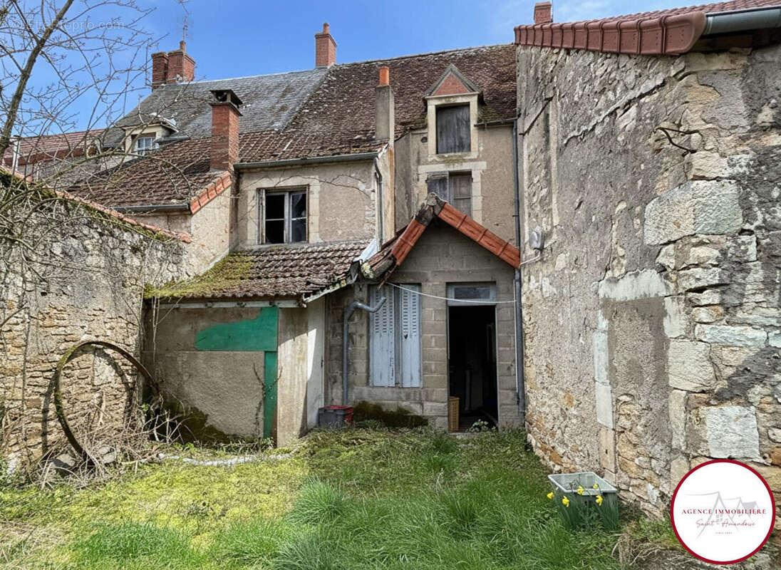 Maison à BRUERE-ALLICHAMPS