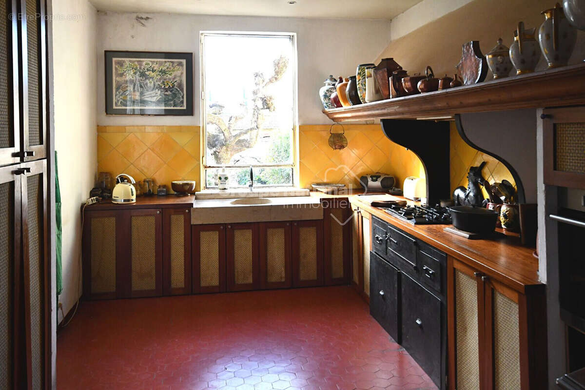 Maison 320 m² à Gonfaron  - photo 8