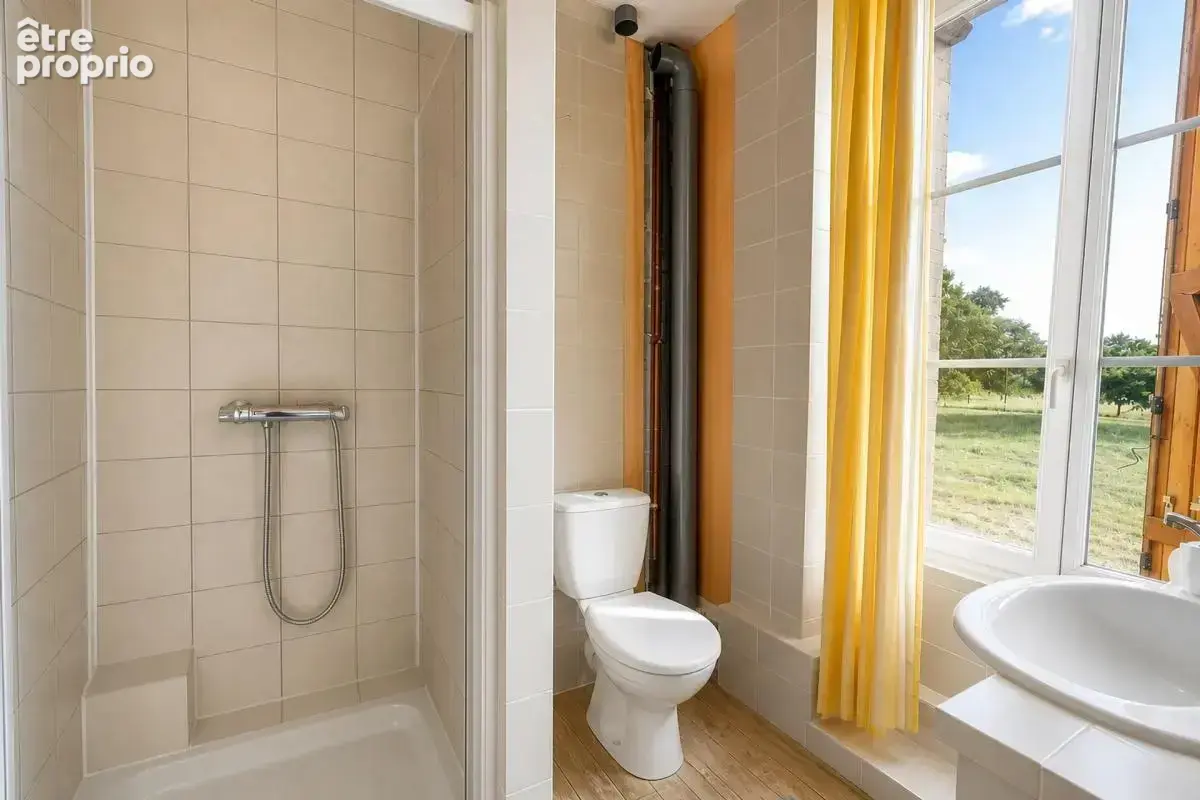 Maison de 4 pièces de 120 m² à Condé-en-Normandie - photo 5
