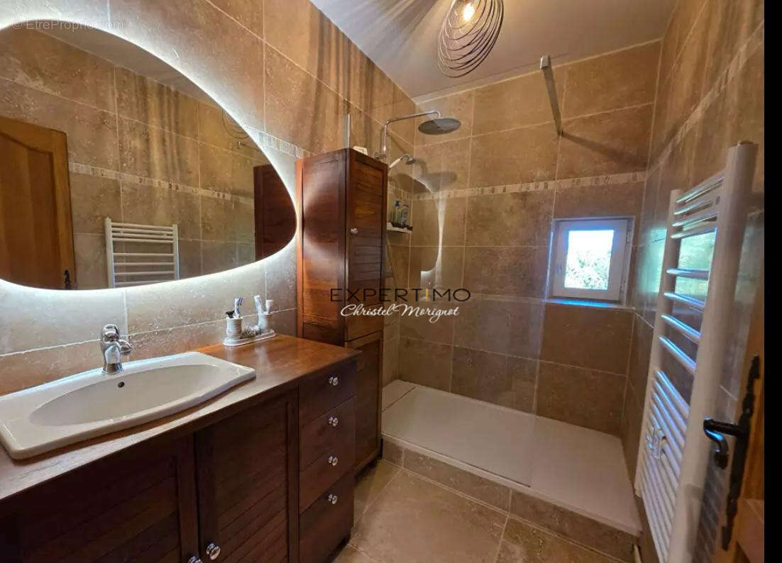 Maison à COUTEVROULT