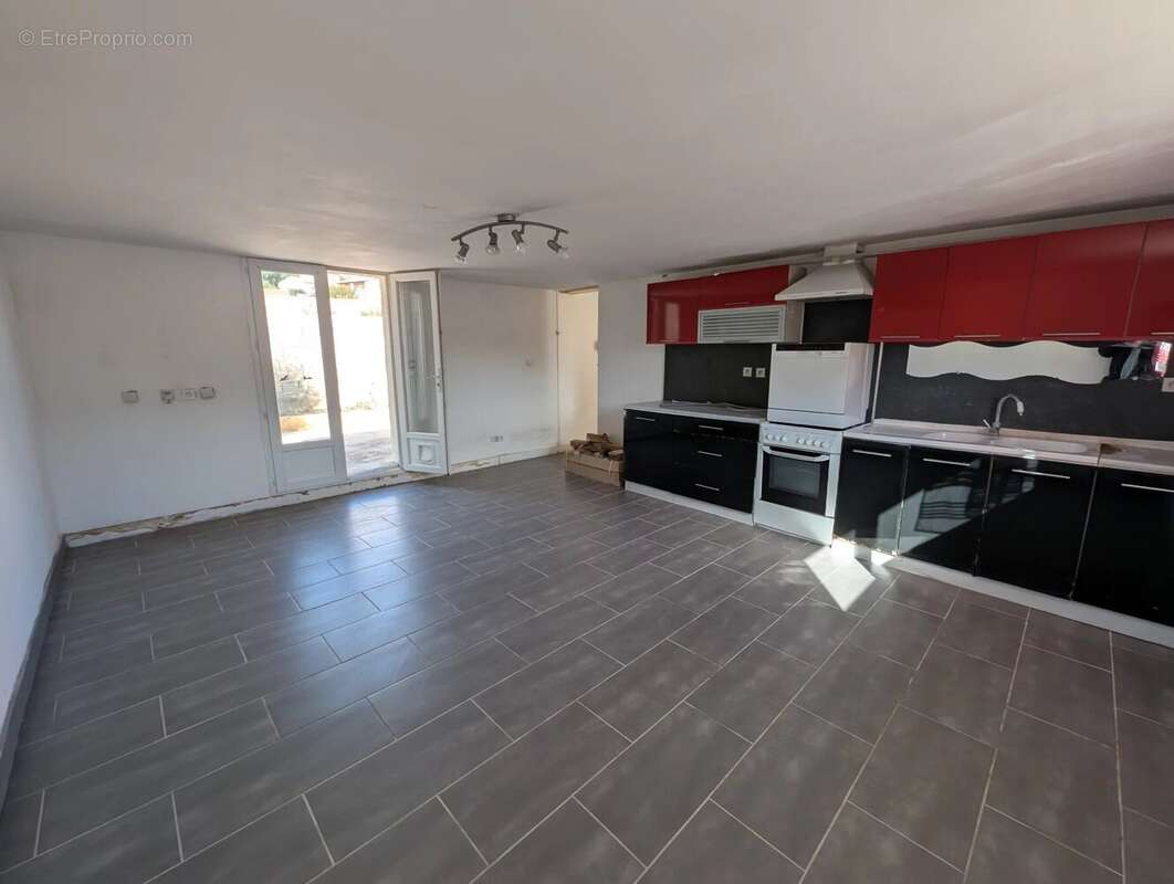 Villa 3 chambres plain-pied avec piscine et dépendance - photo 11