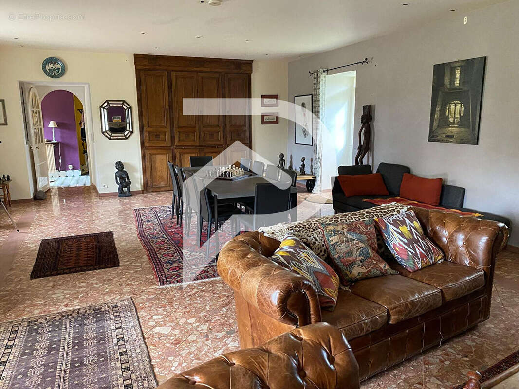 Maison à BEAUMONT-SARDOLLES