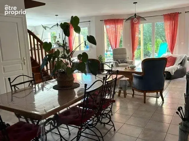 Maison 6 pièces 121 m² à vendre à Saint-Aubin-D'aubigne (35250) - photo 4