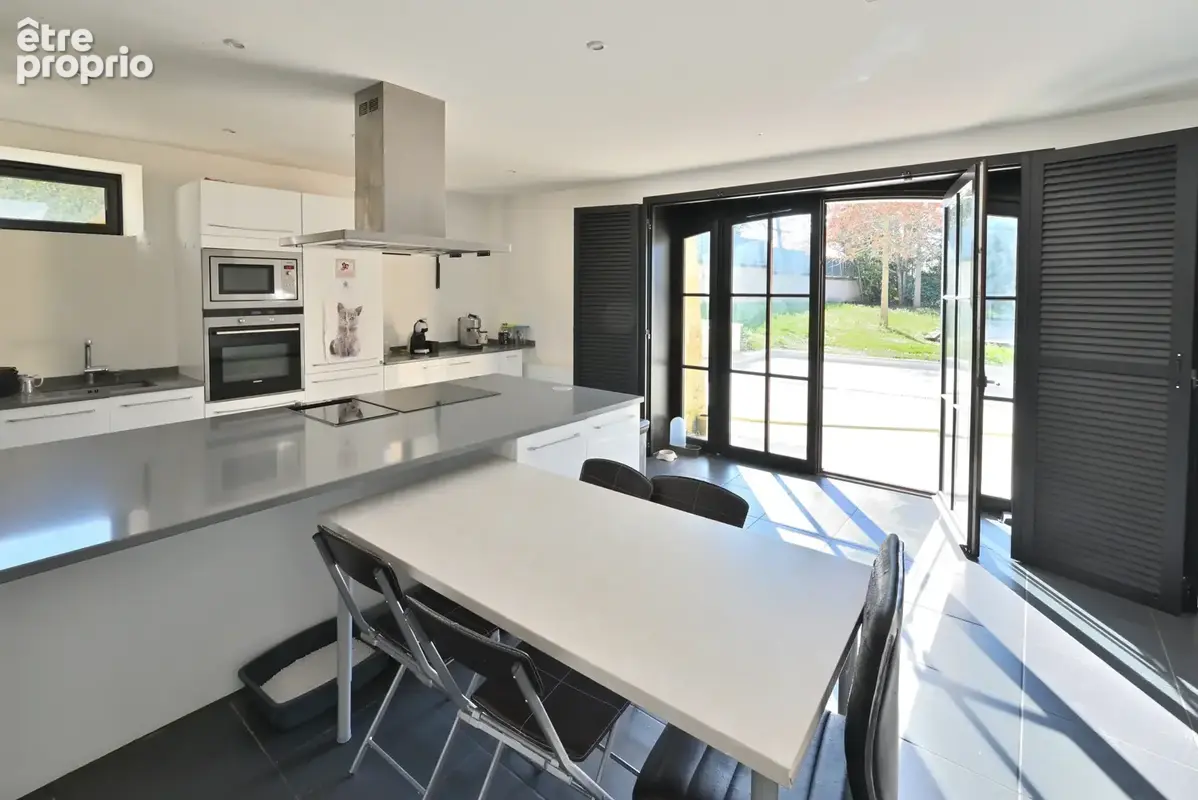 TALENCE Bagatelle - Au rez-de-jardin d'une demeure du 18ème, duplex avec ascenseur, jardin et piscine - photo 8