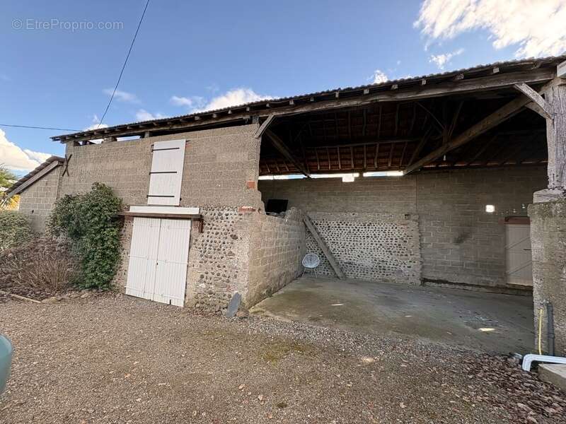 Maison à SAINT-MONT