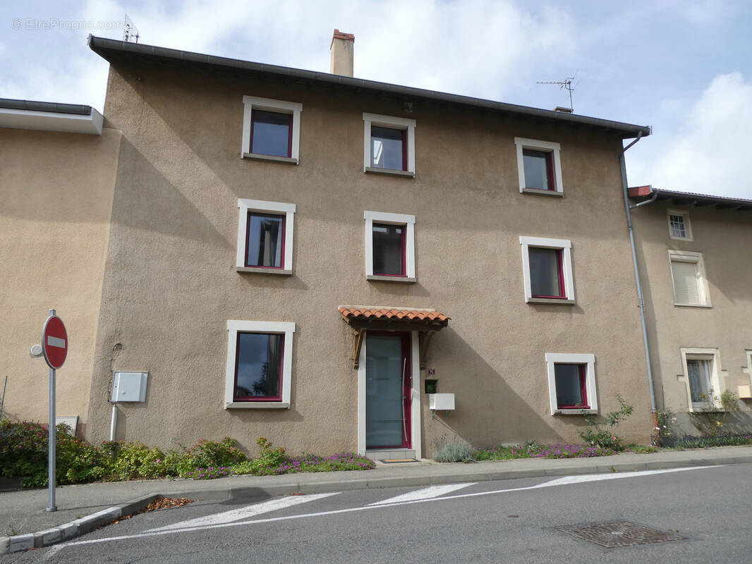 Maison à SAINT-LAURENT-DE-CHAMOUSSET