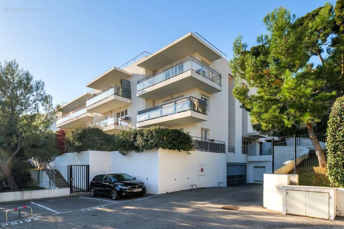 Appartement à SAINT-LAURENT-DU-VAR