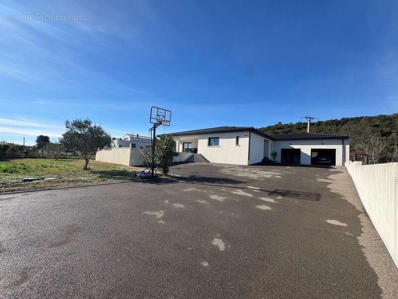 Maison à RIBAUTE-LES-TAVERNES