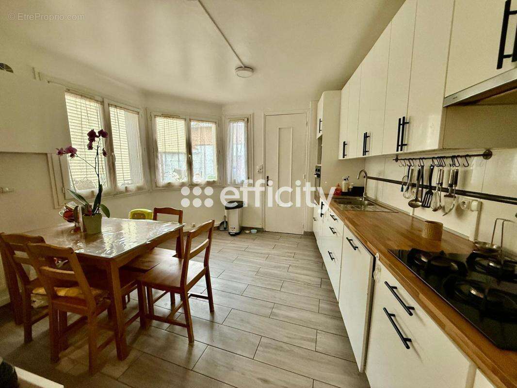 Maison à SAINT-JUST-EN-CHAUSSEE