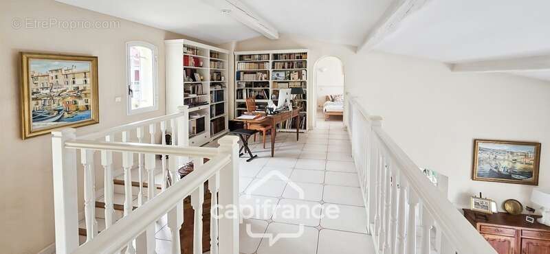 Maison à vendre 4 pièces VUE MER + Garage 55m² + Piscine SANARY SUR MER (83) - photo 27