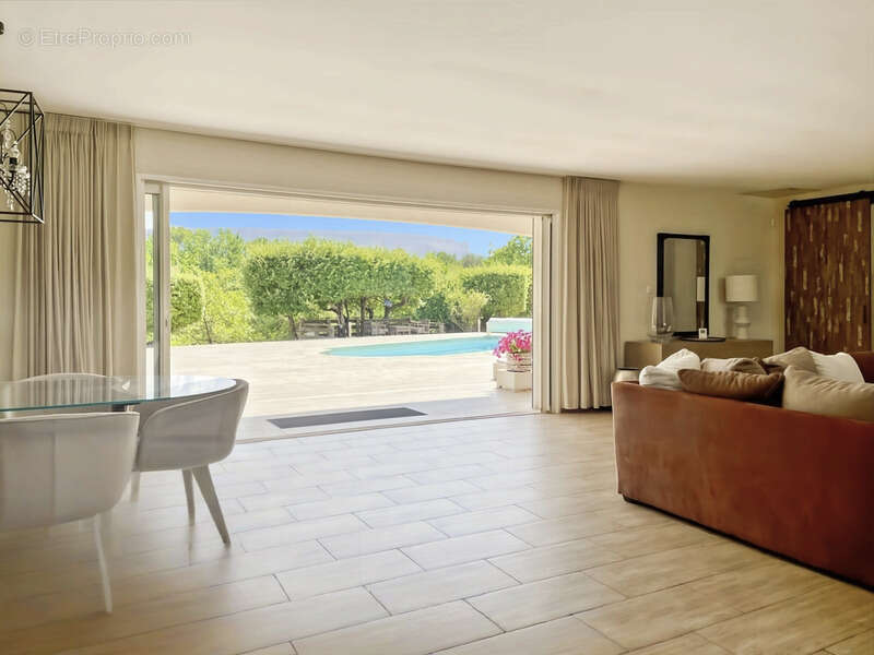 Maison à SAINT-MAXIMIN-LA-SAINTE-BAUME