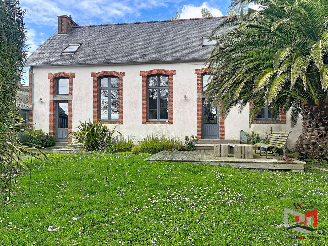 Maison à PLOUGRESCANT