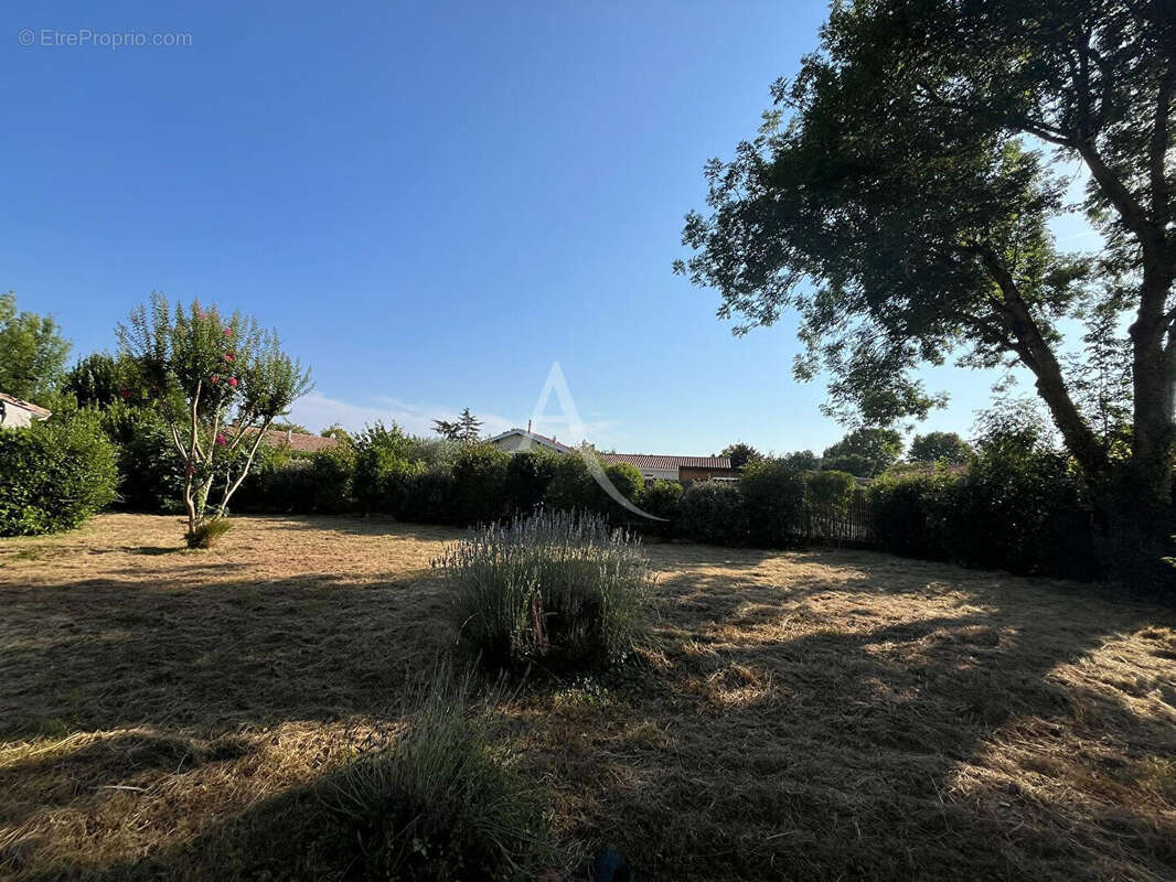 Grande maison de 195m² avec 3 chambres sur la commune de Couffouleux ! - photo 13