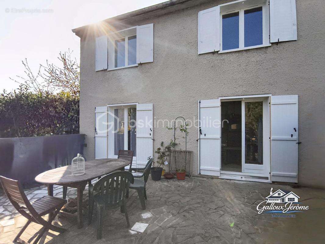 Maison à TREMBLAY-EN-FRANCE