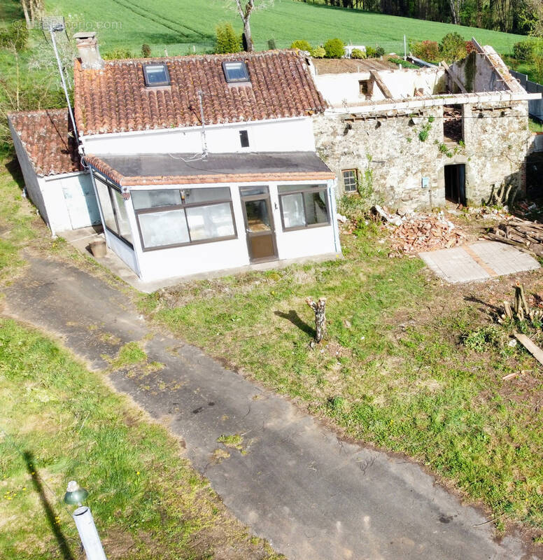 Maison à SAINT-HILAIRE-LE-VOUHIS