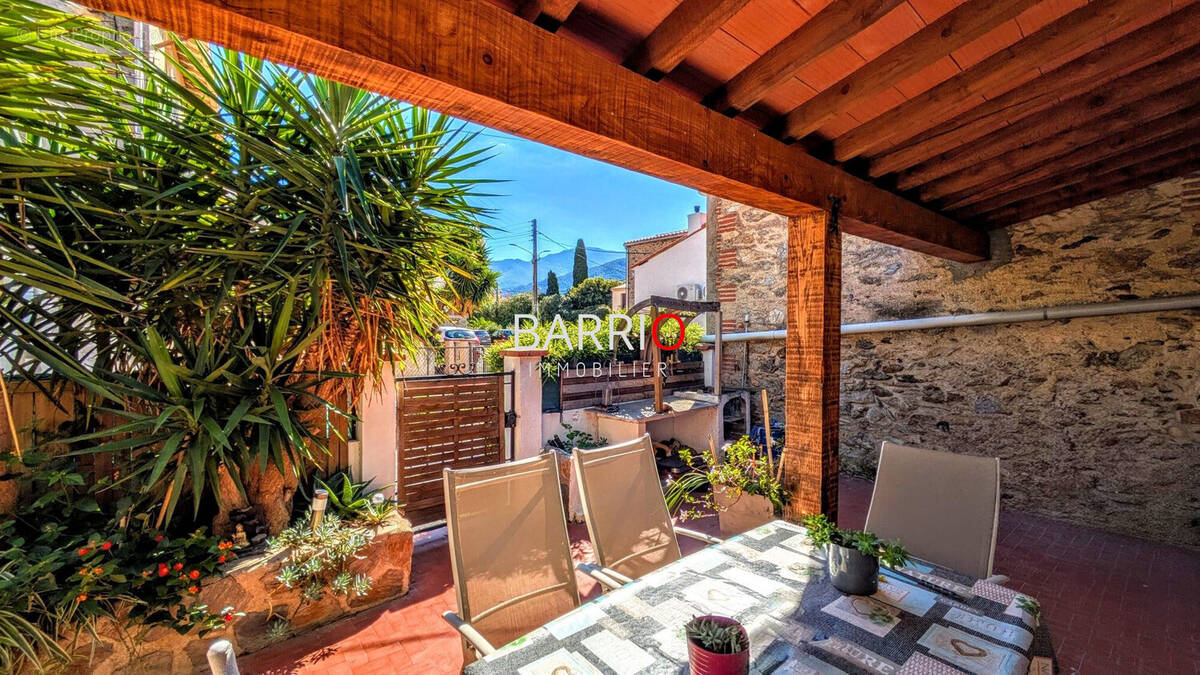 Maison à VILLELONGUE-DELS-MONTS