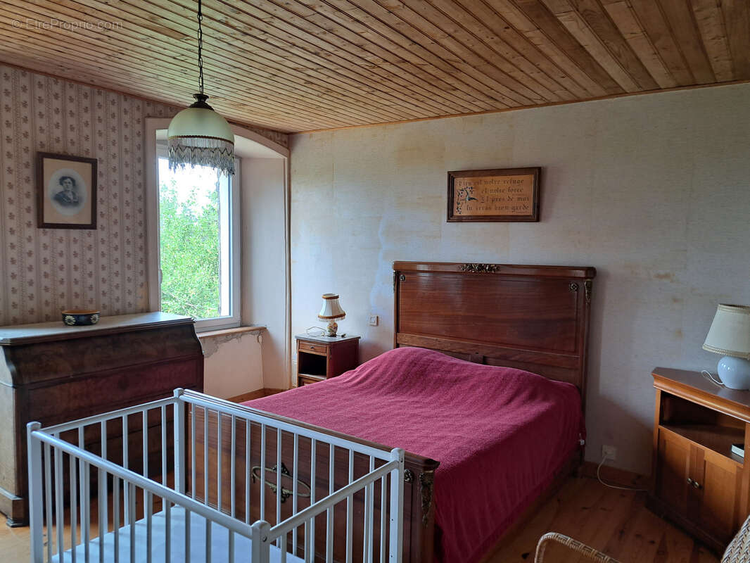 Maison à LE CHAMBON-SUR-LIGNON