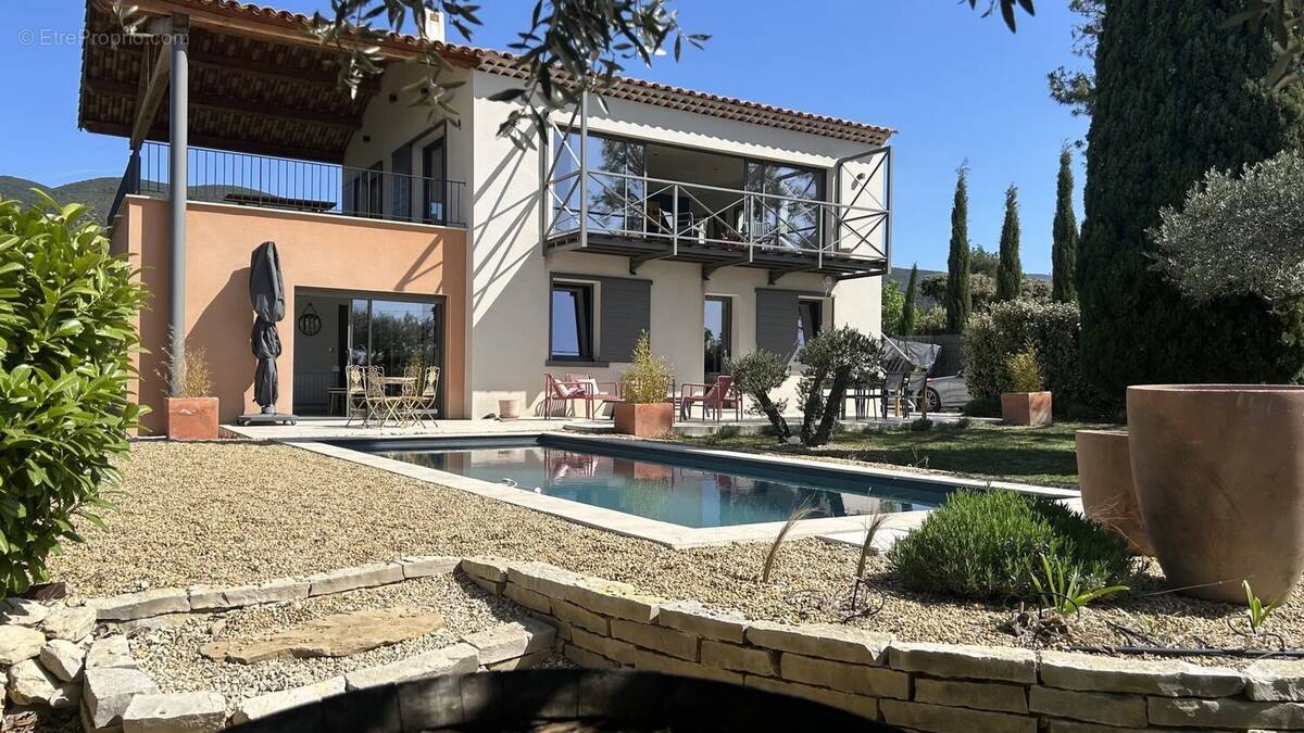 Maison à VAUGINES