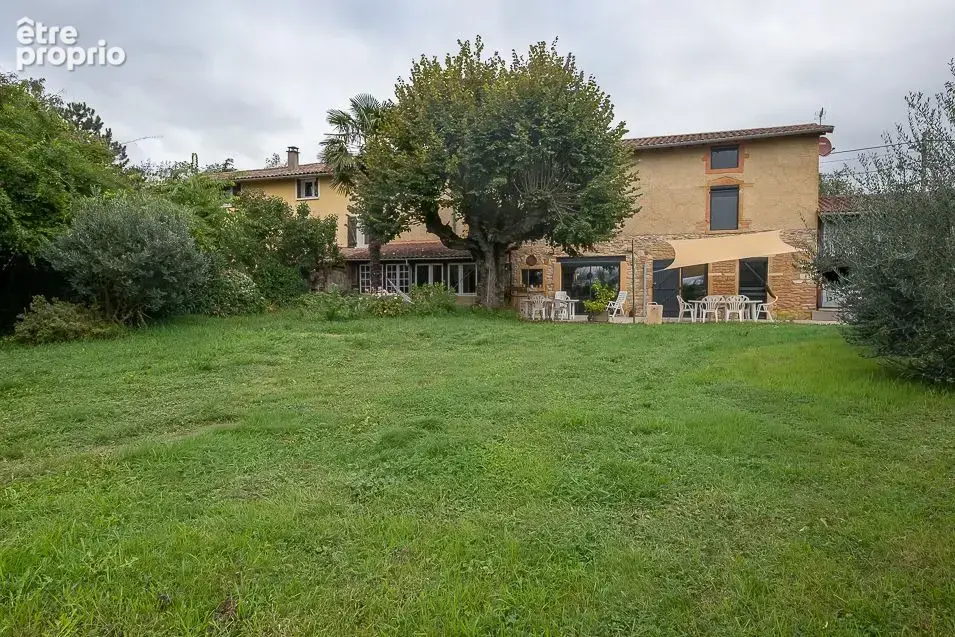 Propriété de caractère et rénovation d'exception à Limas - photo 5