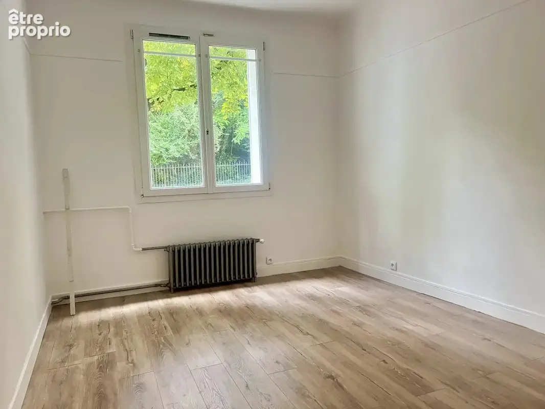 Paris 19eme appartement de 2 pieces + cave face au parc des buttes chaumont - photo 4