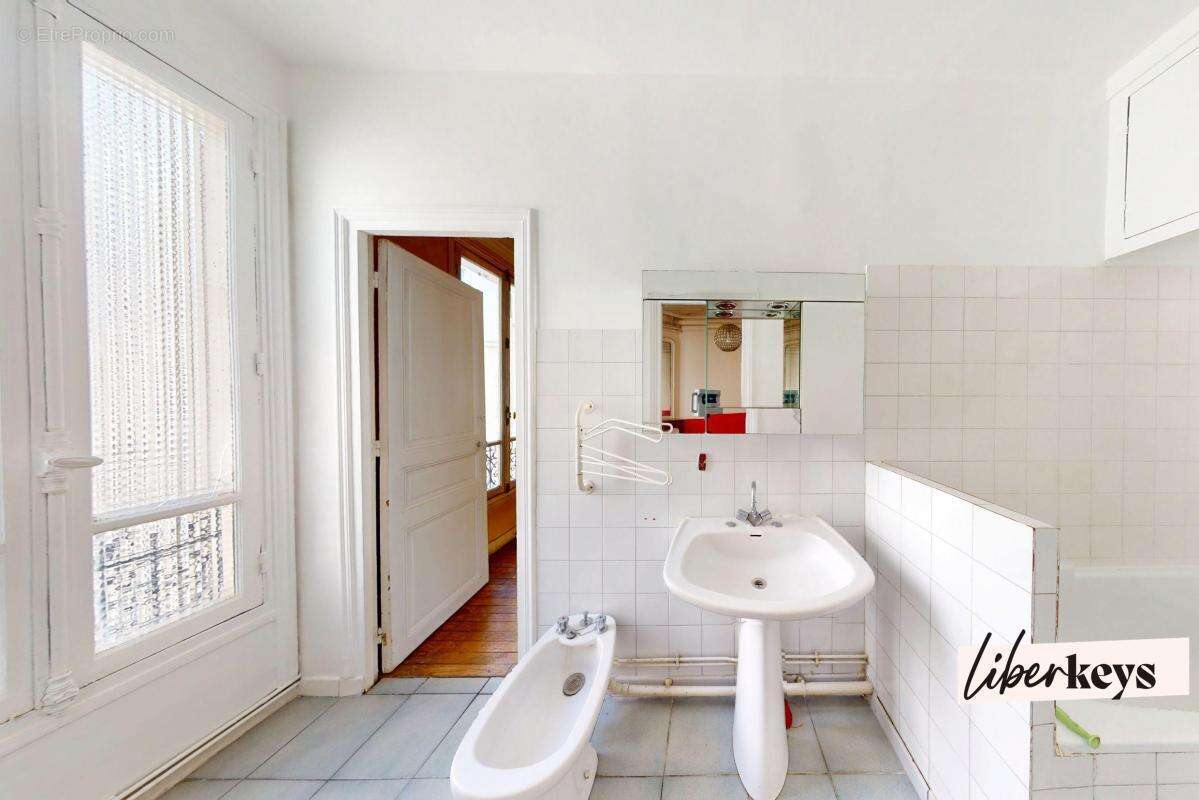 Appartement à PARIS-18E