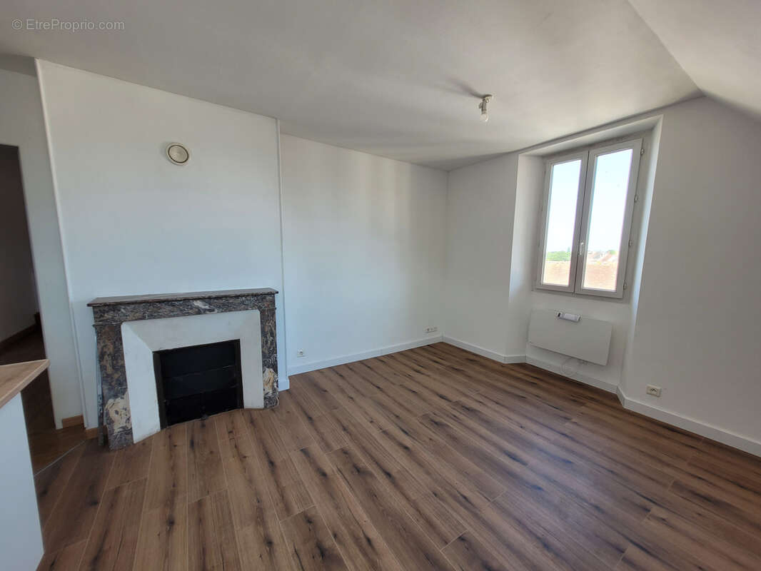 Appartement à AUNEAU