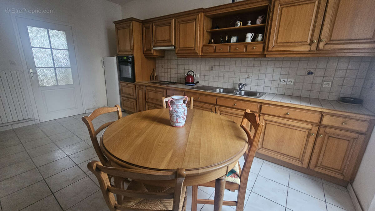 Maison familiale avec terrain constructible et divisible - photo 3